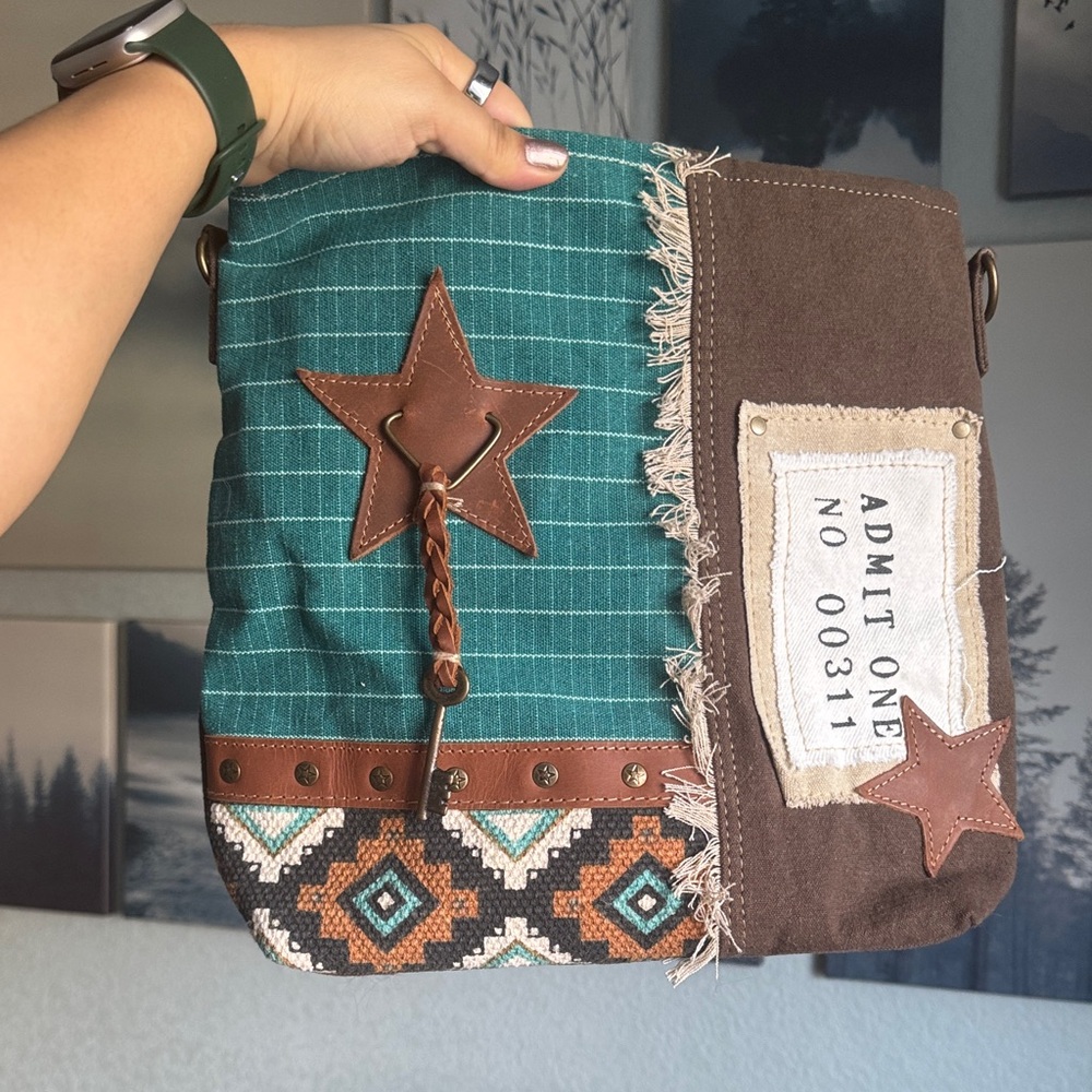 MYRA BAG Star Pacer Shoulder Bag - Picture 2 of 8